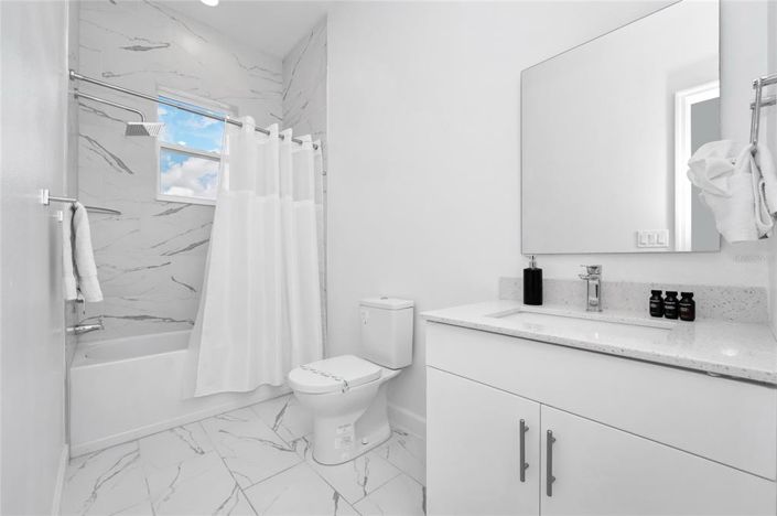 Image No.13-4 Bed Townhouse for sale