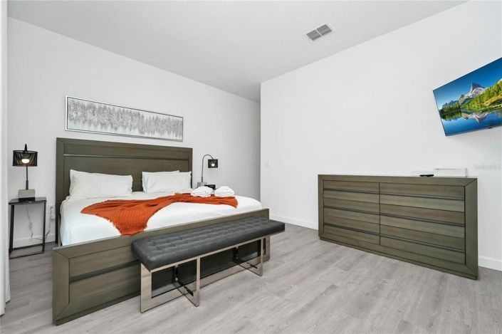 Image No.22-4 Bed Townhouse for sale