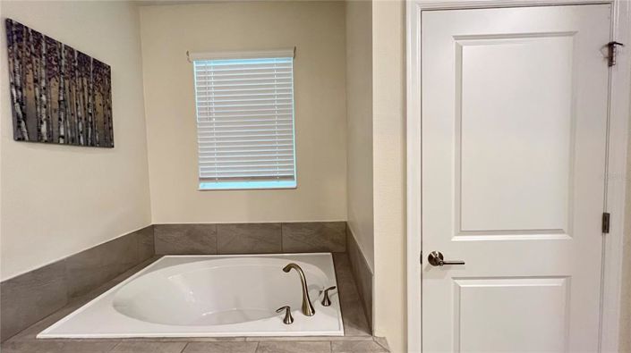 Image No.14-7 Bed House for sale