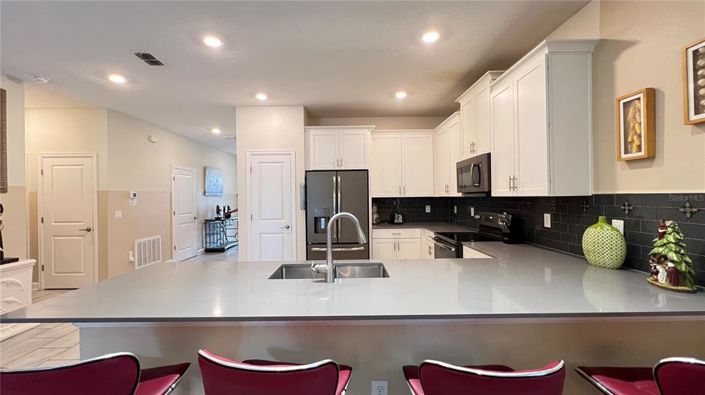 Image No.30-7 Bed House for sale