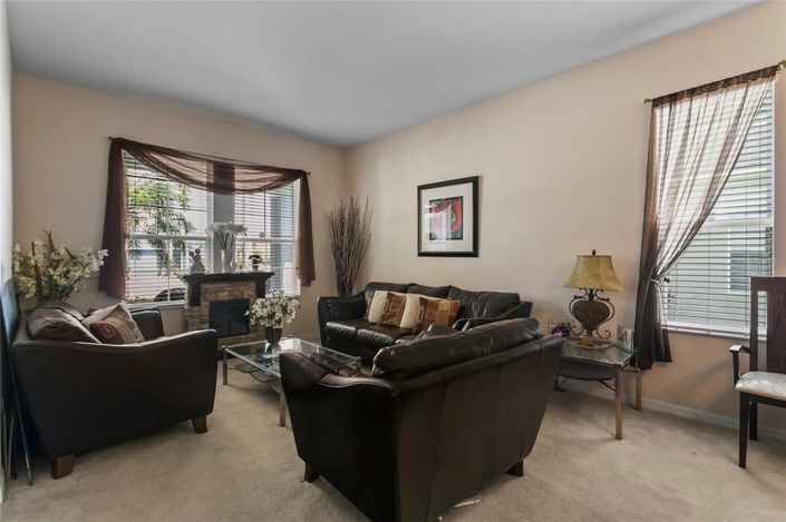 Image No.8-5 Bed House for sale