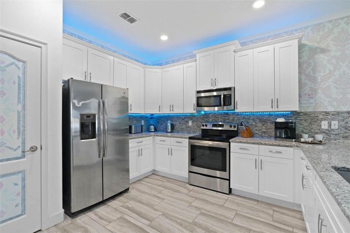 Image No.21-8 Bed House for sale