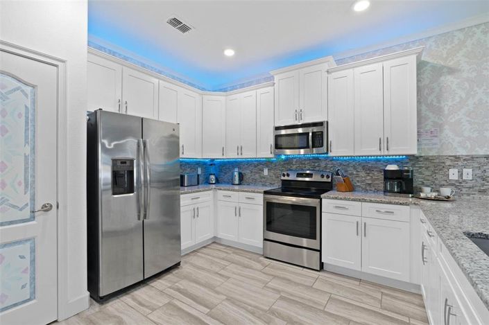 Image No.21-8 Bed House for sale