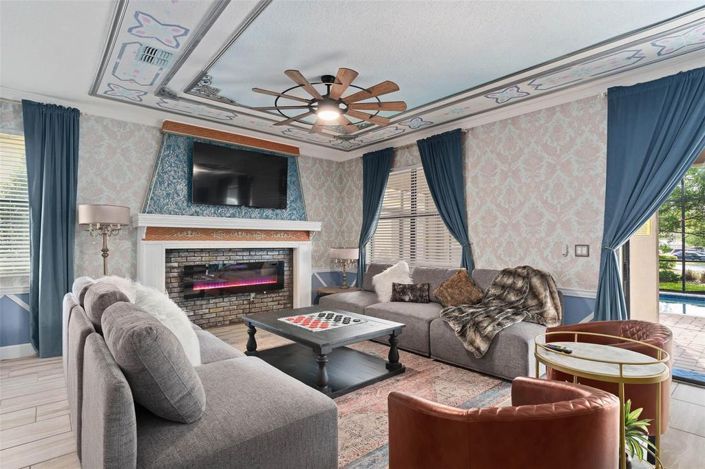 Image No.25-8 Bed House for sale