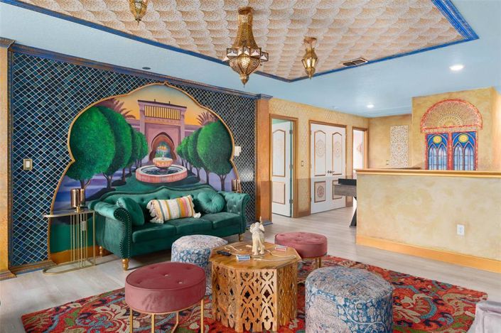 Image No.32-8 Bed House for sale