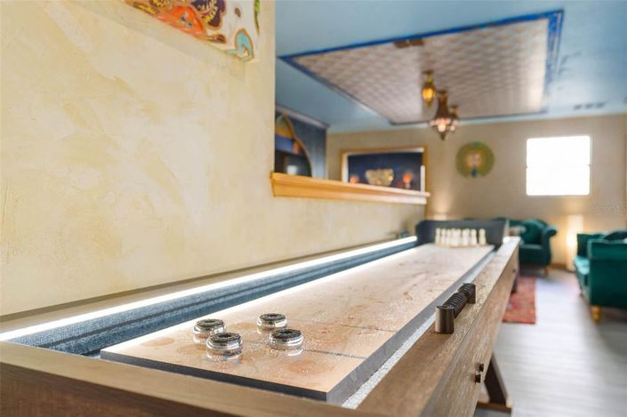 Image No.33-8 Bed House for sale