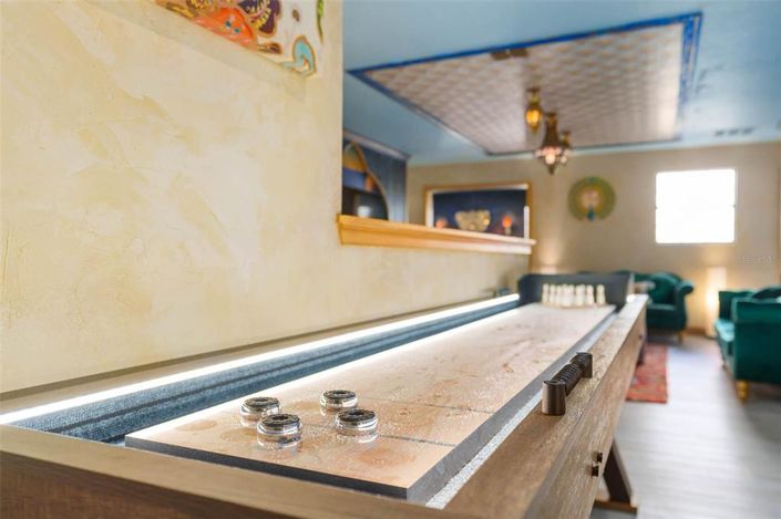 Image No.33-8 Bed House for sale