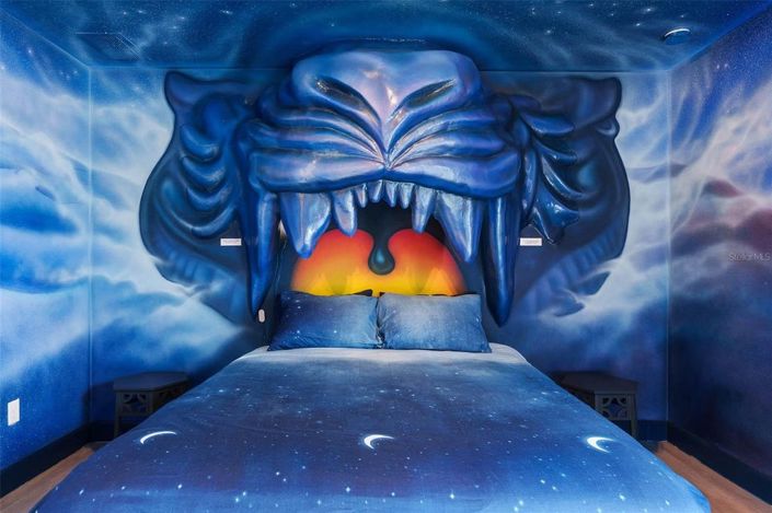 Image No.34-8 Bed House for sale