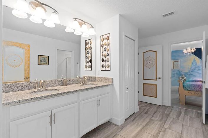 Image No.37-8 Bed House for sale