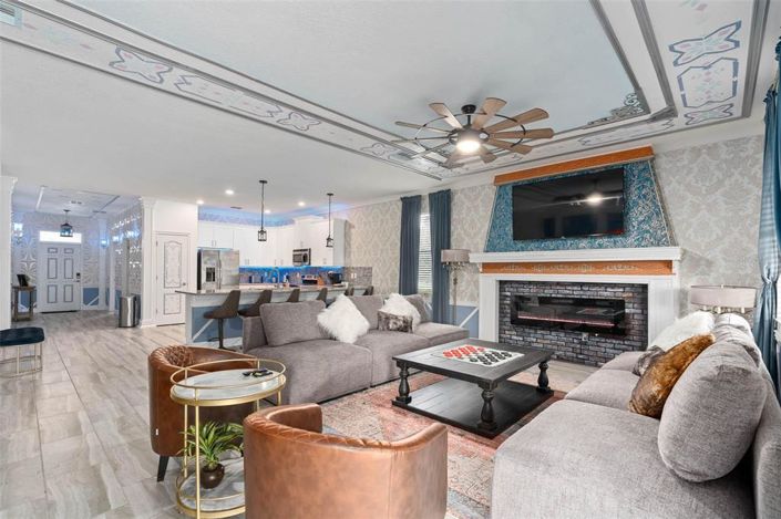 Image No.4-8 Bed House for sale