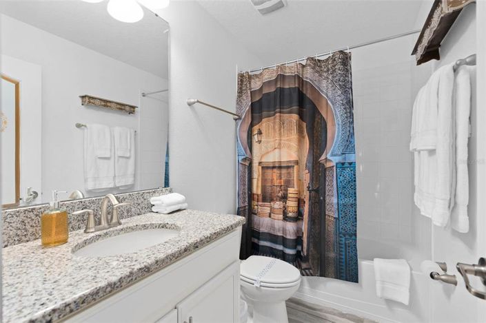 Image No.40-8 Bed House for sale