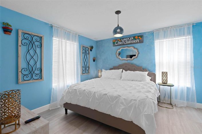 Image No.41-8 Bed Property for sale