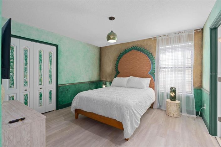 Image No.43-8 Bed House for sale