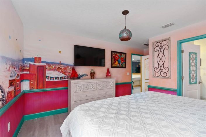 Image No.48-8 Bed Property for sale