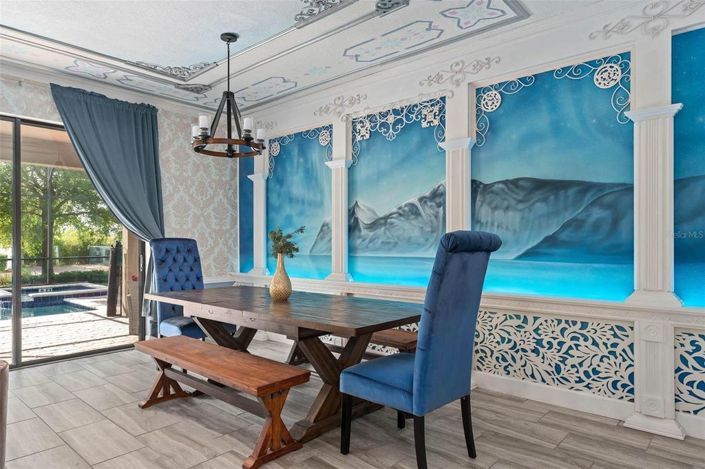 Image No.5-8 Bed House for sale