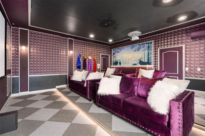 Image No.6-8 Bed House for sale