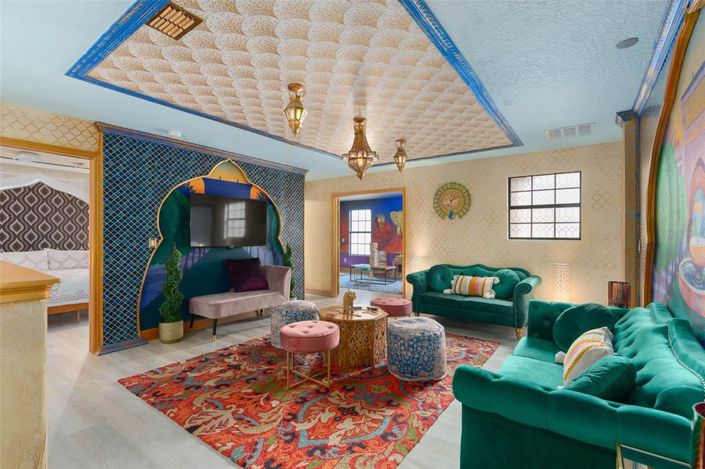 Image No.9-8 Bed House for sale