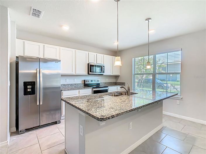 Image No.12-3 Bed Townhouse for sale