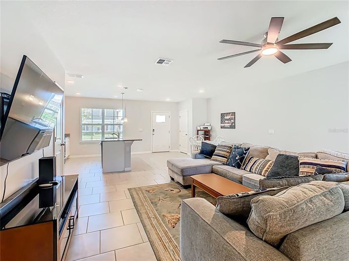 Image No.19-3 Bed Townhouse for sale