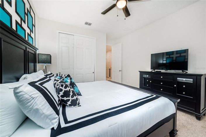 Image No.19-5 Bed House for sale