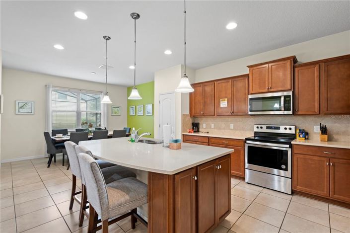 Image No.2-5 Bed House for sale