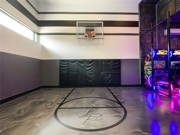 Image No.12-9 Bed House for sale