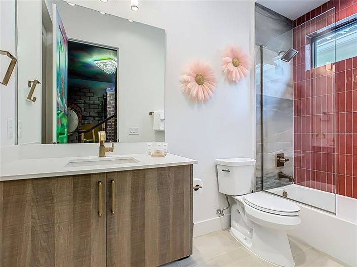 Image No.38-9 Bed House for sale