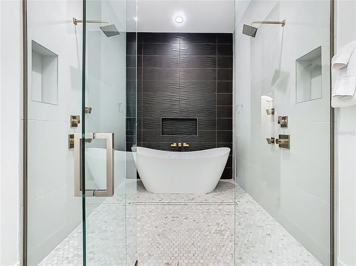 Image No.54-9 Bed House for sale