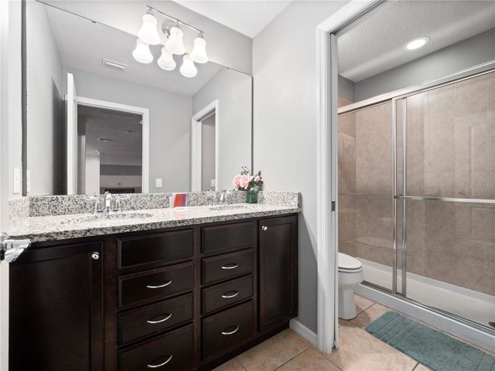 Image No.27-8 Bed House for sale