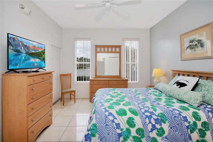 Image No.12-4 Bed Townhouse for sale