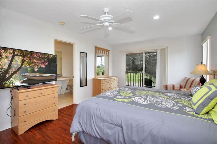 Image No.18-4 Bed Townhouse for sale