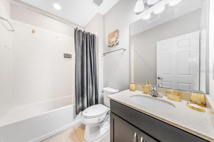 Image No.18-6 Bed Property for sale