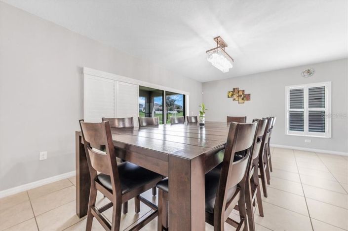 Image No.22-6 Bed Property for sale