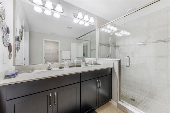 Image No.51-6 Bed Property for sale