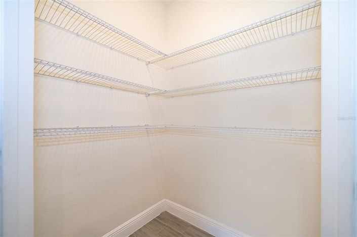 Image No.17-5 Bed Property for sale