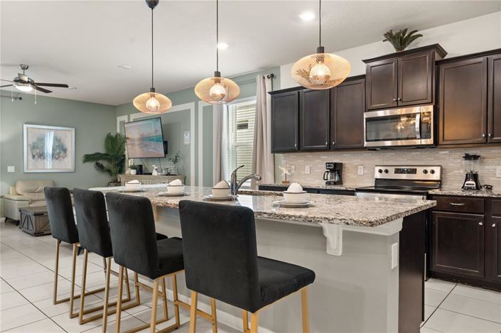 Image No.2-8 Bed Property for sale