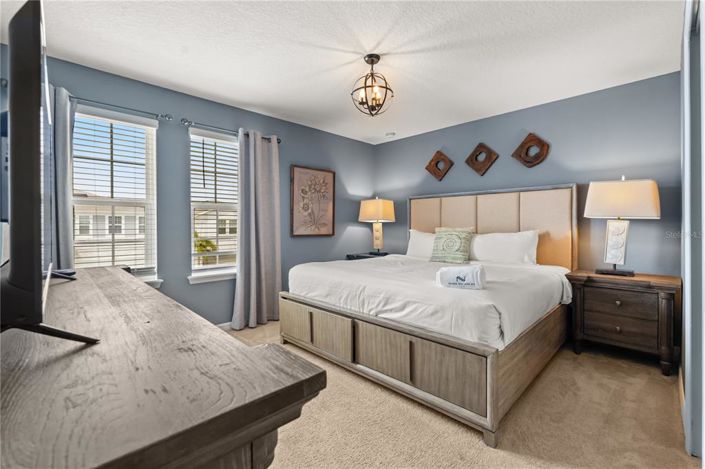 Image No.25-8 Bed Property for sale