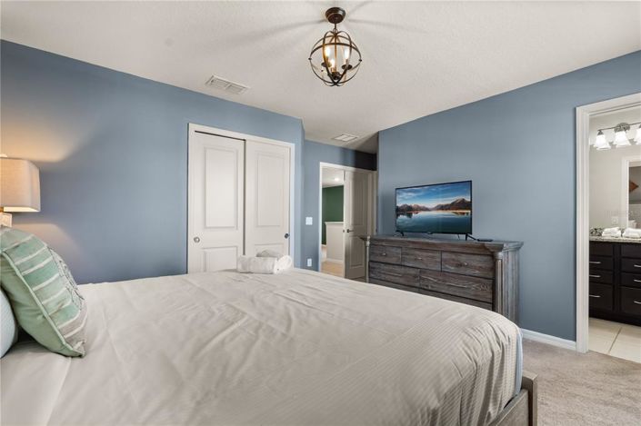 Image No.27-8 Bed Property for sale