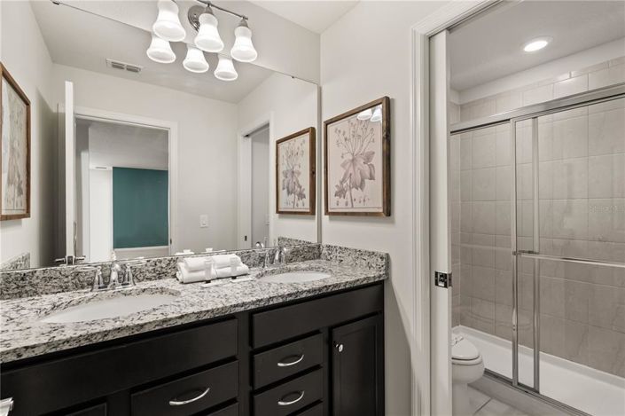 Image No.30-8 Bed House for sale