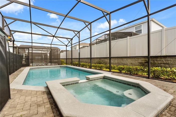 Image No.51-8 Bed House for sale