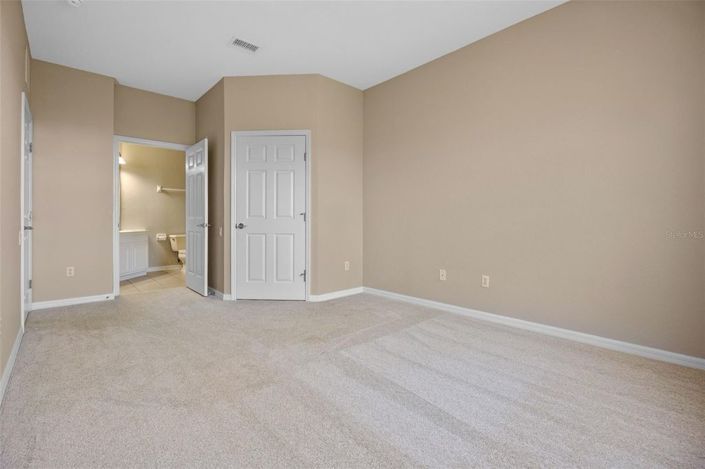 Image No.20-3 Bed Townhouse for sale