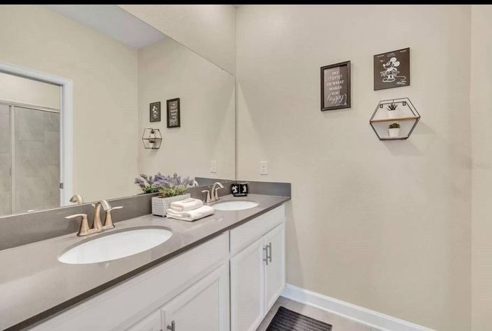 Image No.10-6 Bed House for sale