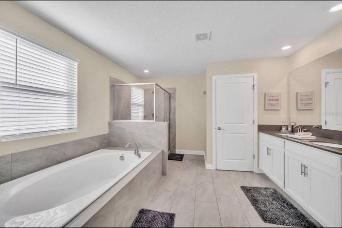 Image No.7-6 Bed House for sale