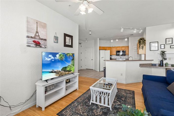 Image No.18-2 Bed Townhouse for sale