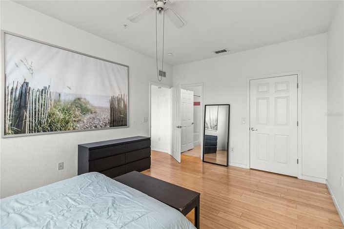 Image No.26-2 Bed Townhouse for sale