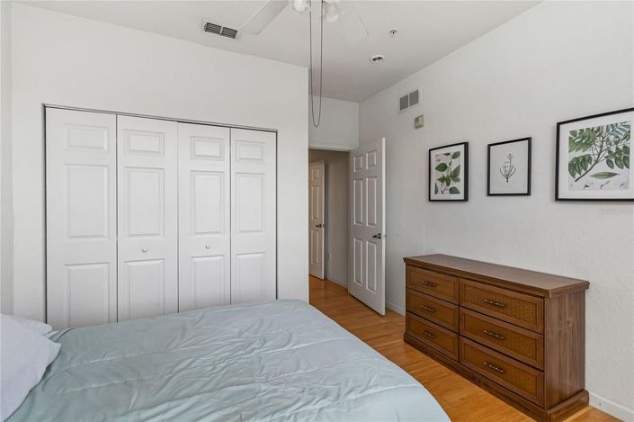 Image No.37-2 Bed Townhouse for sale