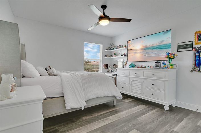 Image No.16-4 Bed House for sale