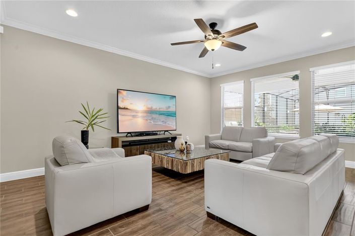 Image No.5-4 Bed House for sale