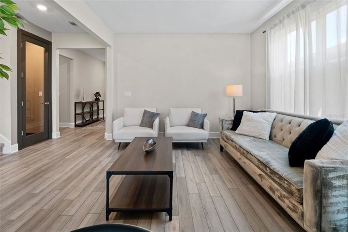 Image No.12-5 Bed House for sale