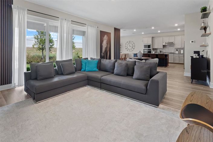 Image No.17-5 Bed House for sale